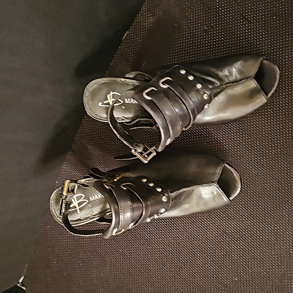 B. Makowsky Black Leather Shoes - Picture 5 of 5